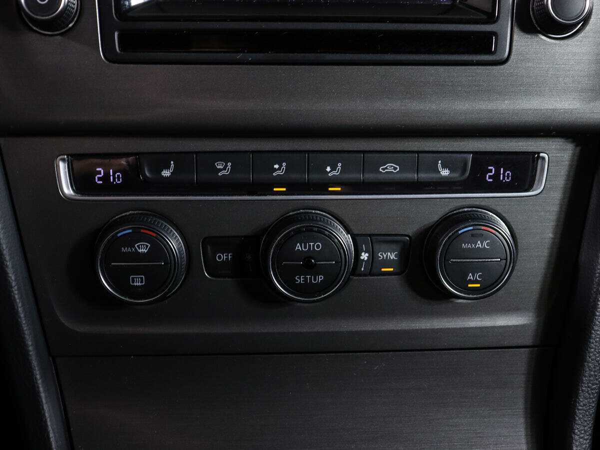 Volkswagen Golf с пробегом — 2013 год. Фото: #19