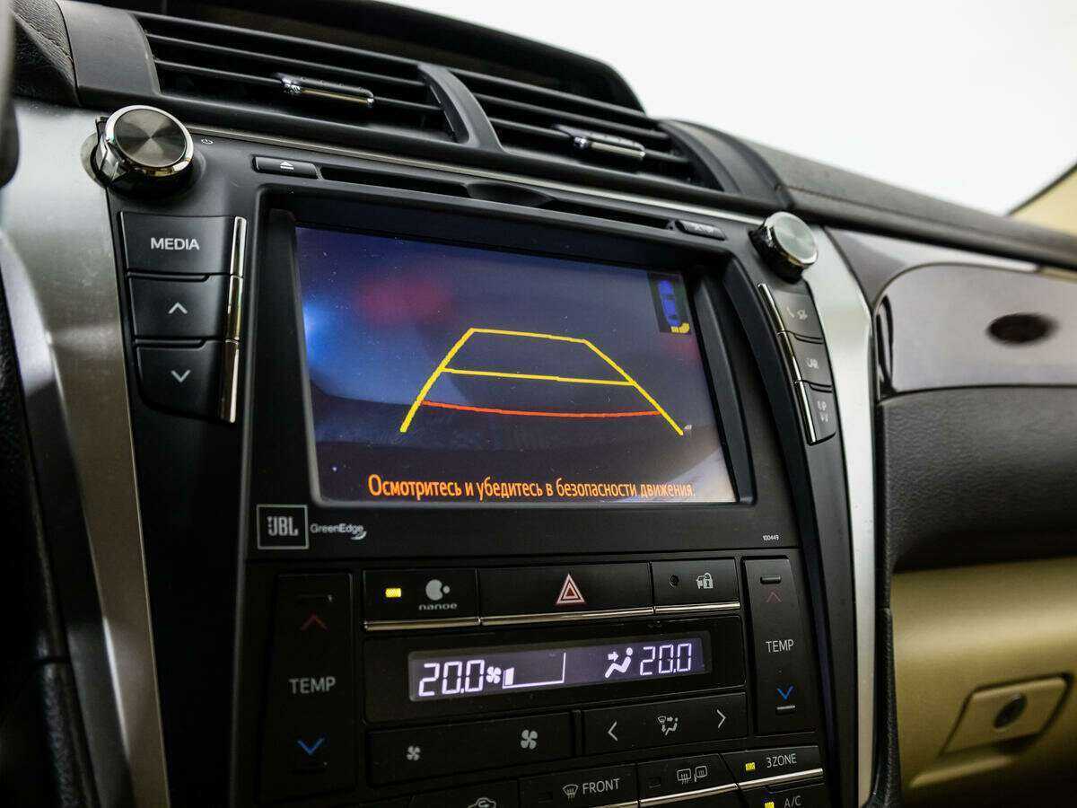 Toyota Camry с пробегом — 2015 год. Фото: #16