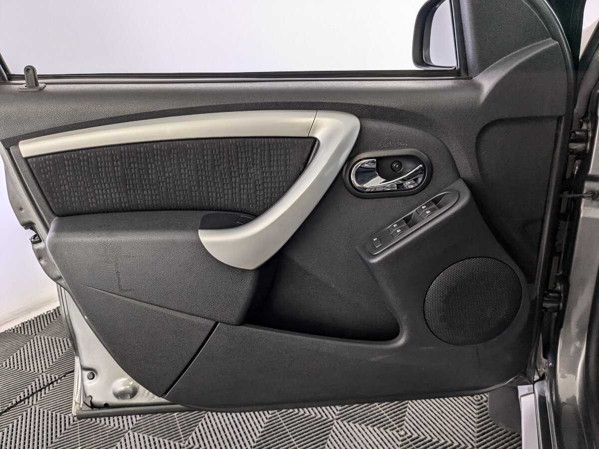 Nissan Terrano с пробегом — 2015 год. Фото: #14