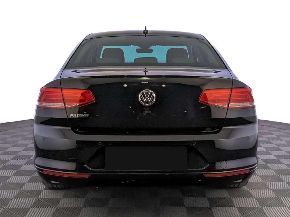 Volkswagen Passat с пробегом — 2018 год. Фото: #5