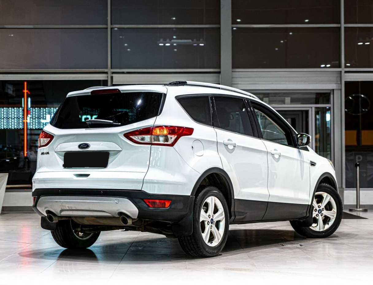 Ford Kuga с пробегом — 2014 год. Фото: #2