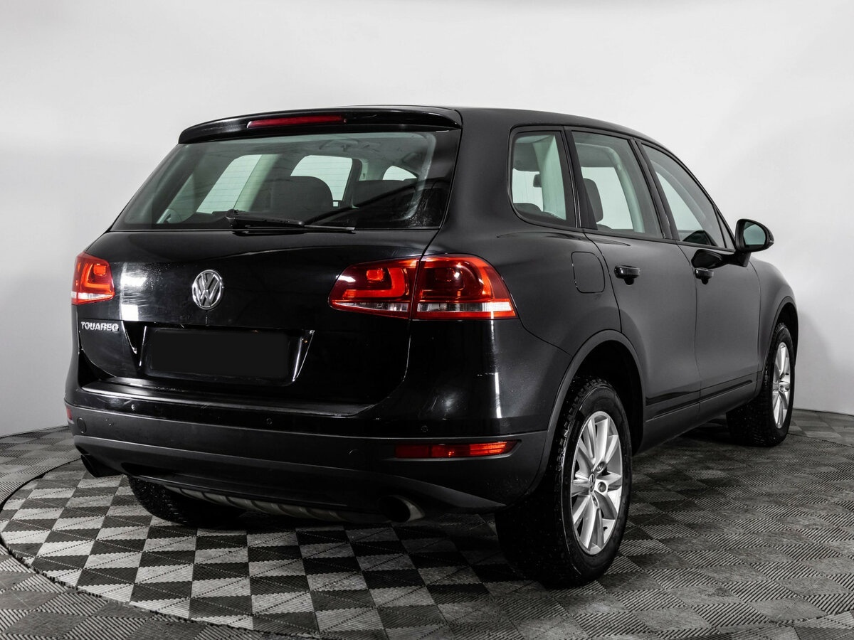 Volkswagen Touareg с пробегом — 2012 год. Фото: #3