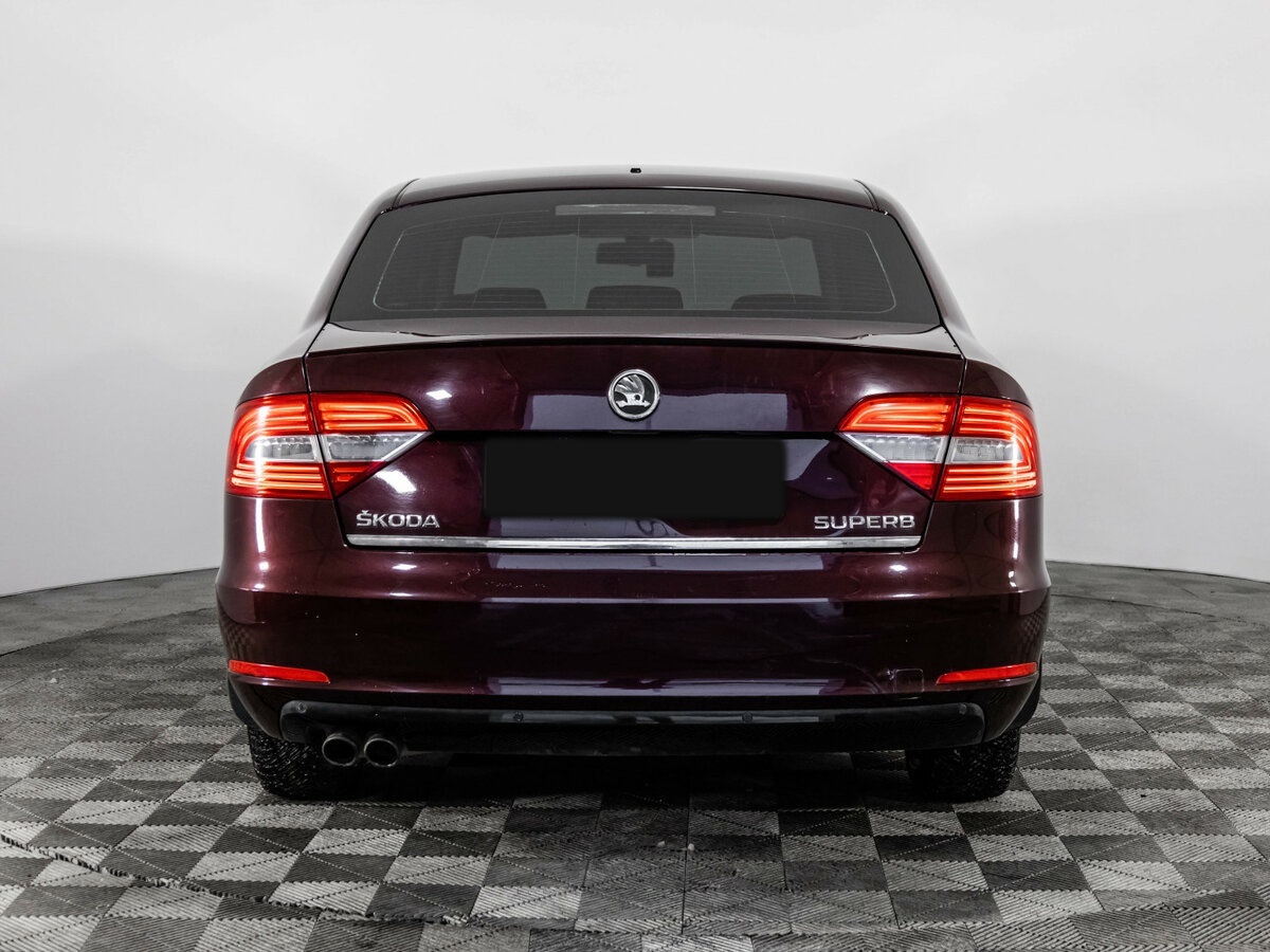 Skoda Superb с пробегом — 2014 год. Фото: #4