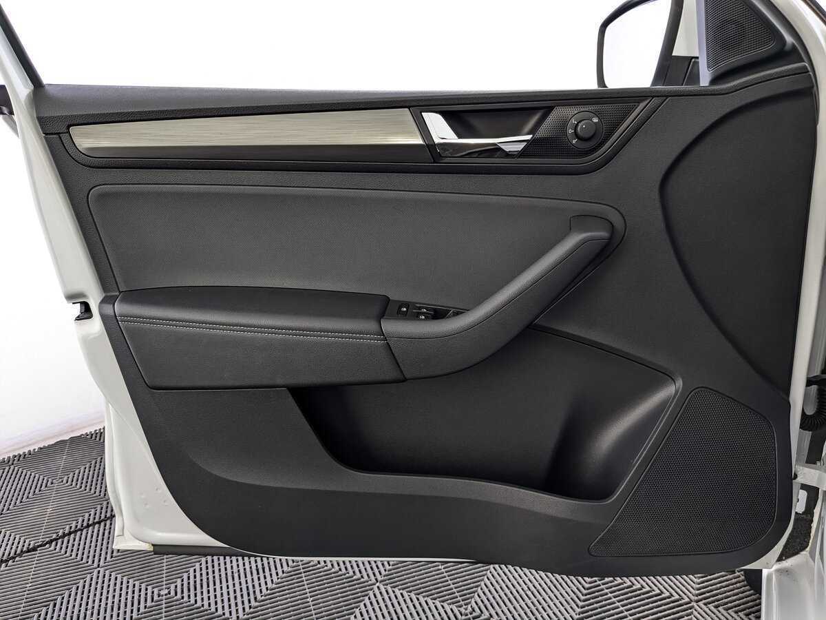 Skoda Rapid с пробегом — 2018 год. Фото: #14