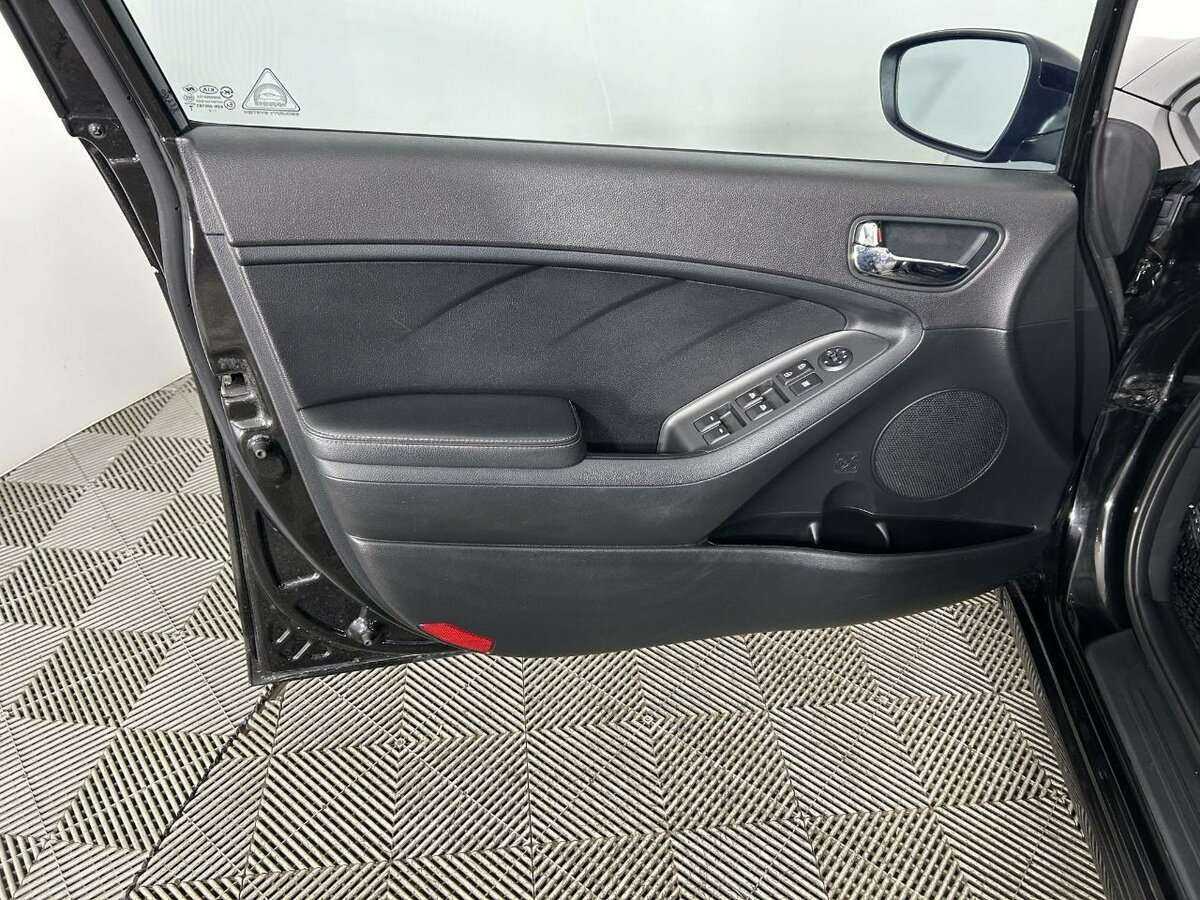 Kia Cerato с пробегом — 2014 год. Фото: #7