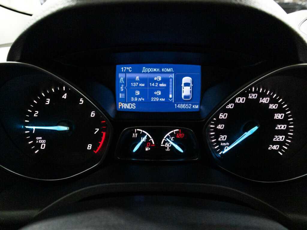 Ford Kuga с пробегом — 2014 год. Фото: #11