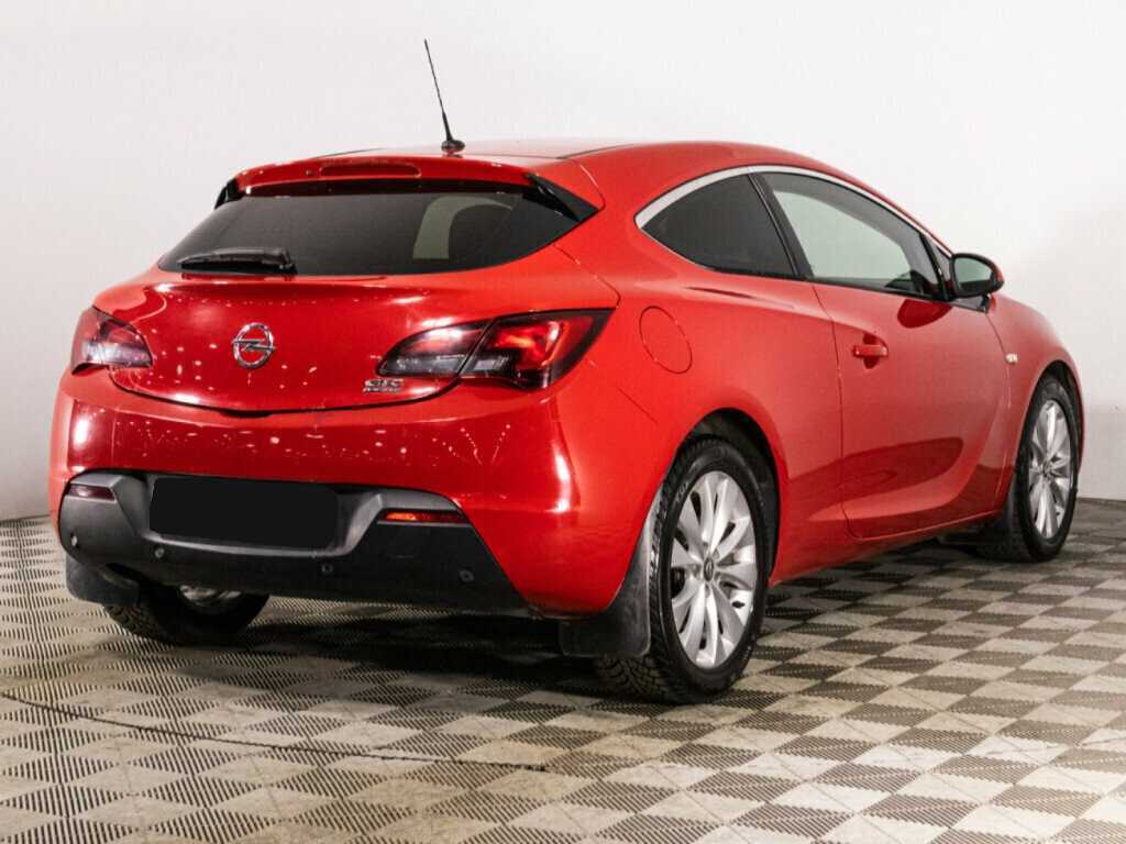 Opel Astra с пробегом — 2012 год. Фото: #4