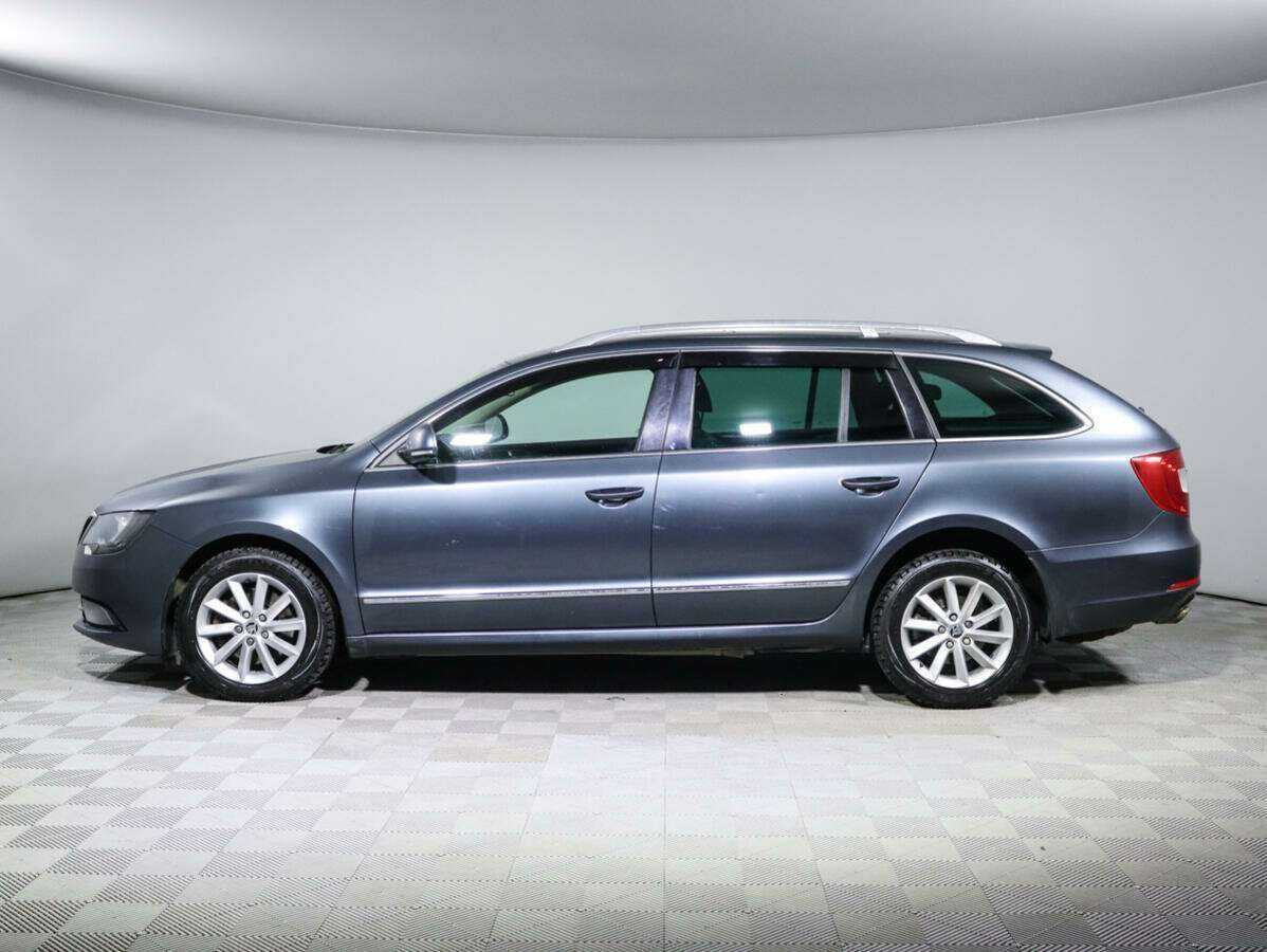 Skoda Superb с пробегом — 2013 год. Фото: #7