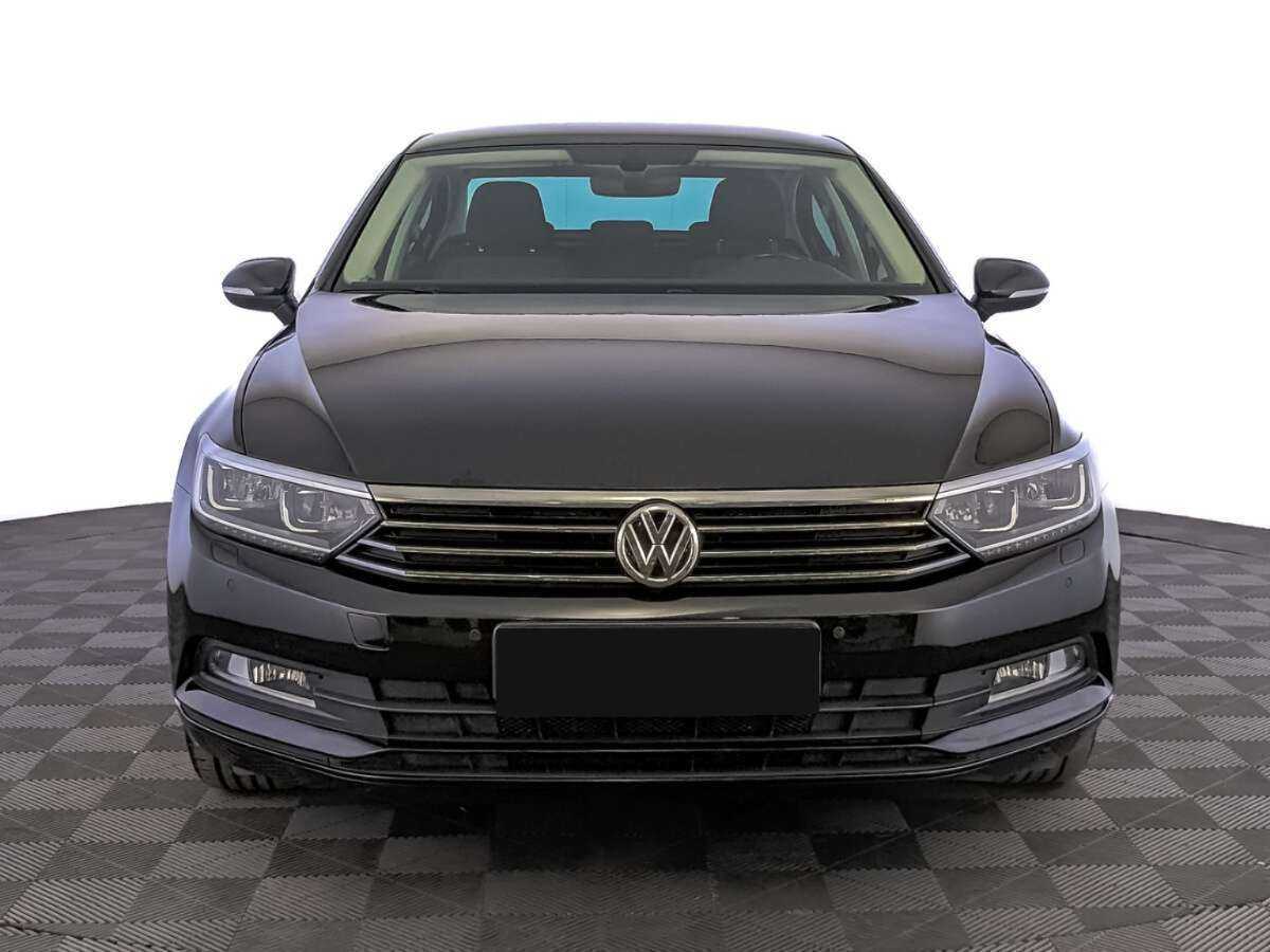 Volkswagen Passat с пробегом — 2016 год. Фото: #1