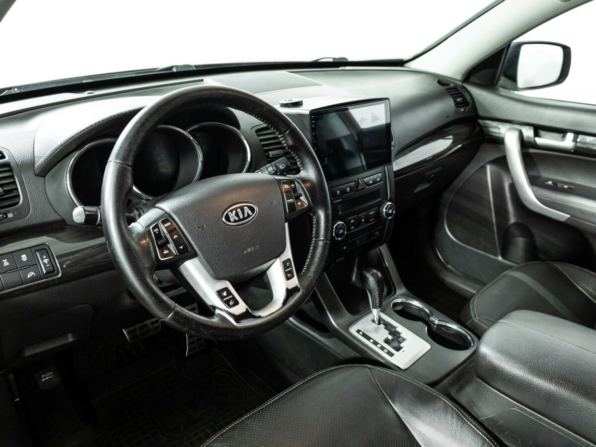 Kia Sorento с пробегом — 2012 год. Фото: #10