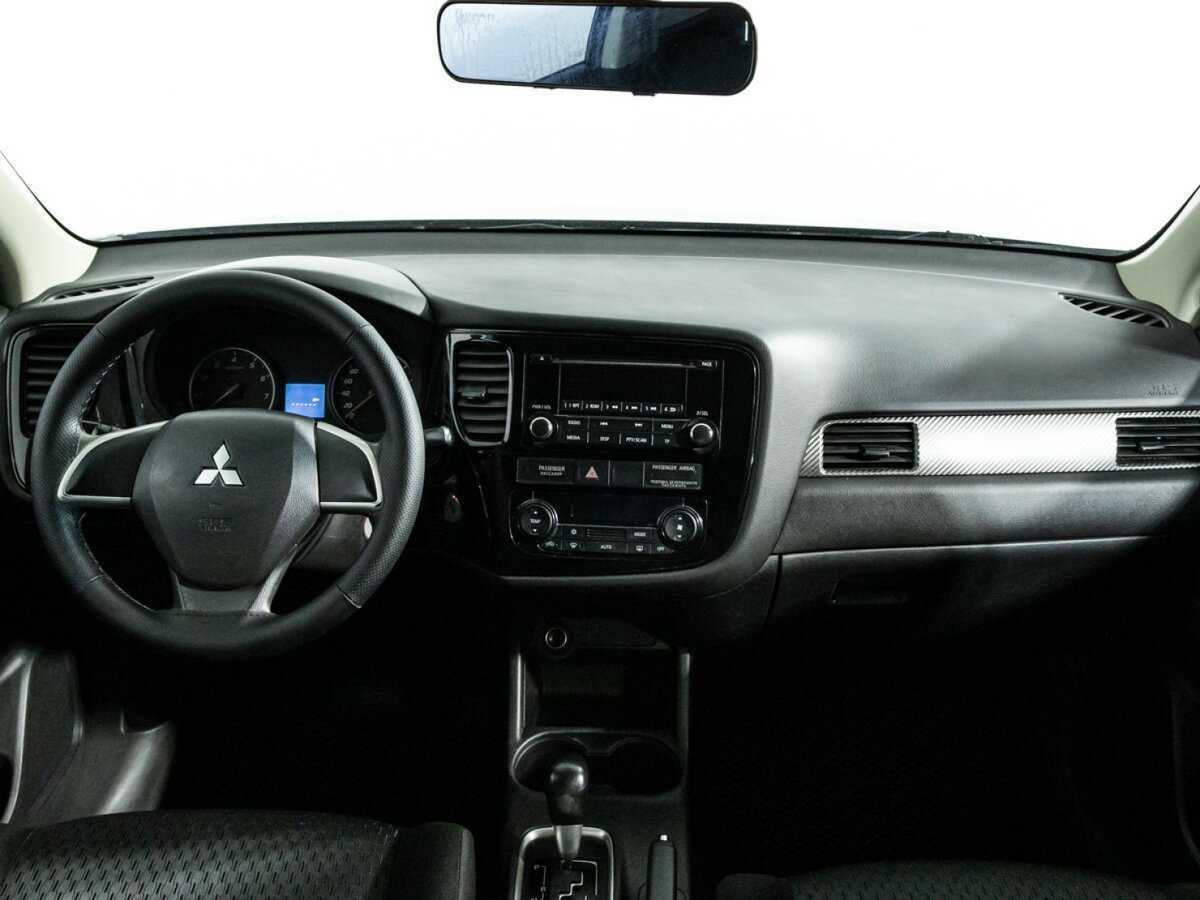 Mitsubishi Outlander с пробегом — 2013 год. Фото: #12