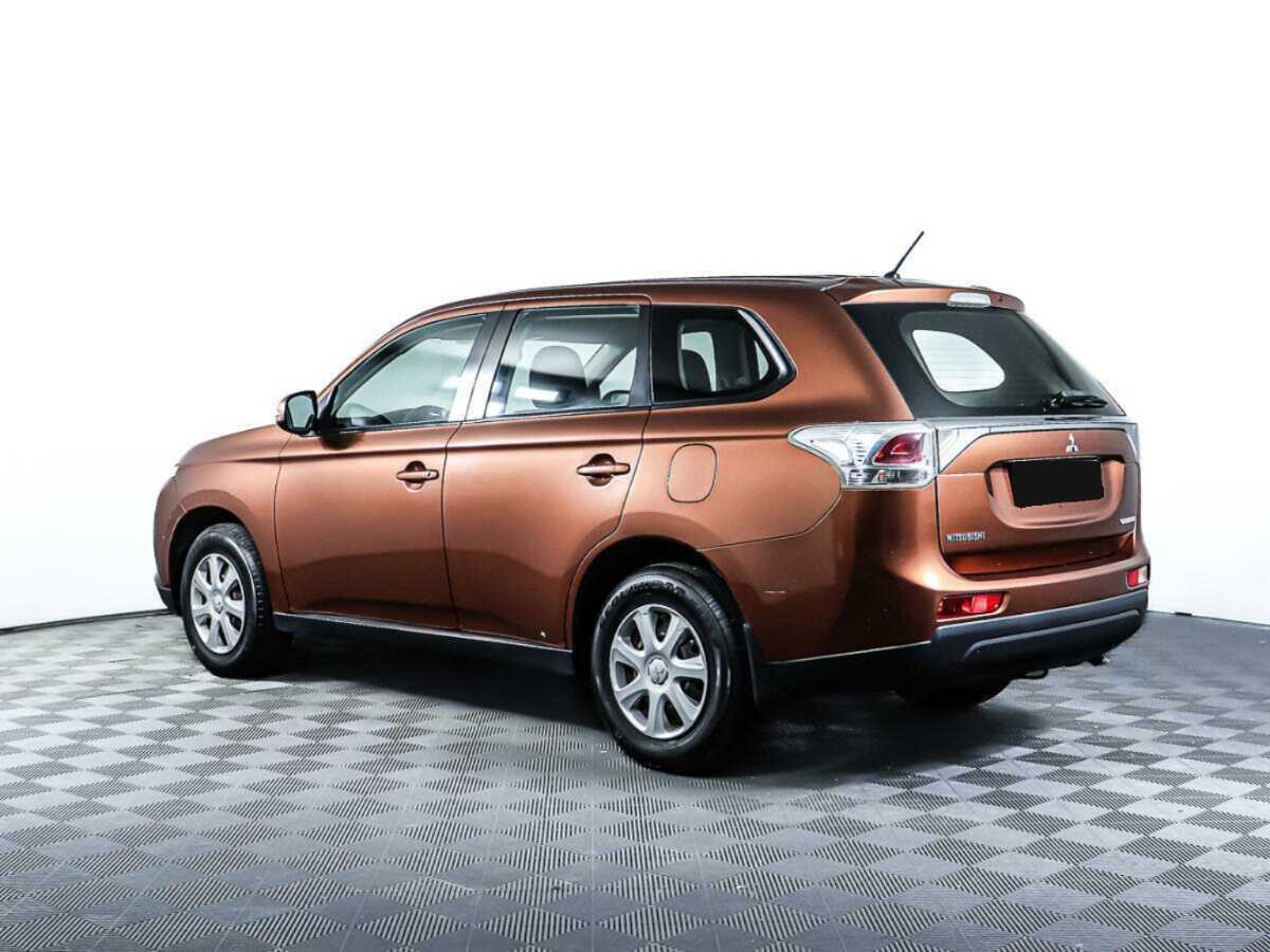 Mitsubishi Outlander с пробегом — 2012 год. Фото: #6