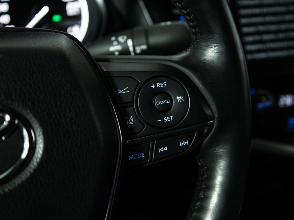 Toyota Camry с пробегом — 2020 год. Фото: #17