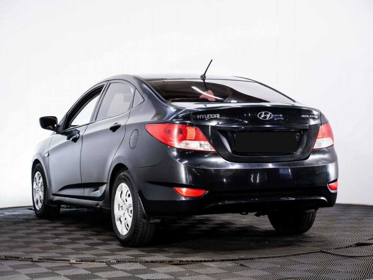 Hyundai Solaris с пробегом — 2013 год. Фото: #3