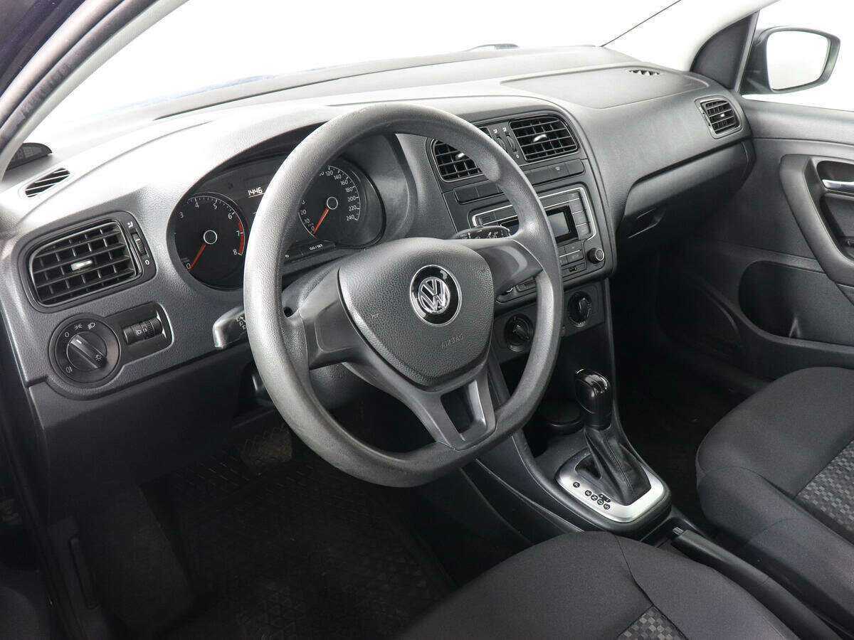 Volkswagen Polo с пробегом — 2017 год. Фото: #8