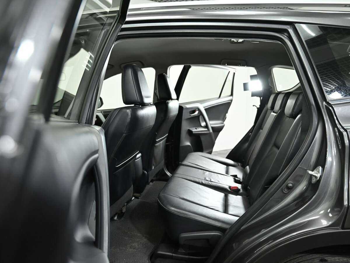 Toyota RAV4 с пробегом — 2013 год. Фото: #5