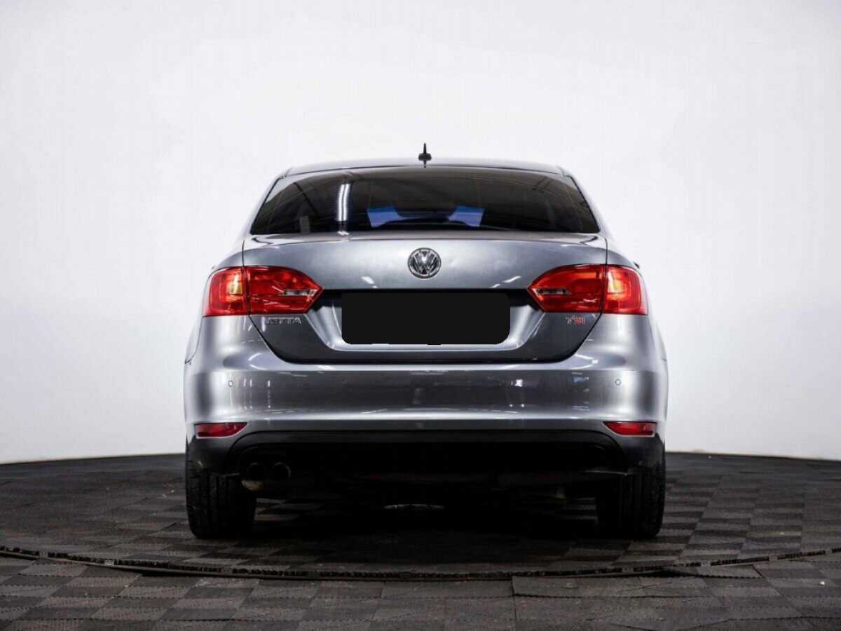 Volkswagen Jetta с пробегом — 2012 год. Фото: #4