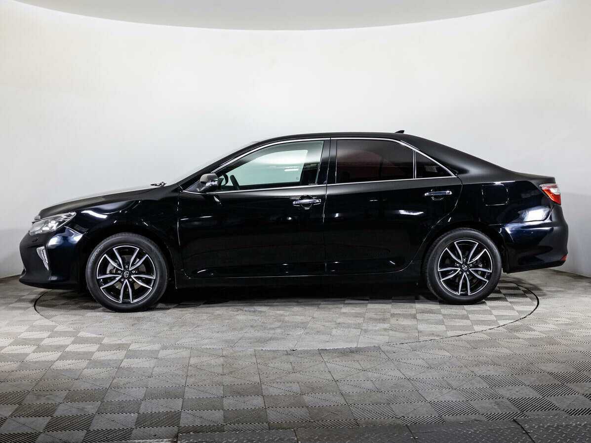 Toyota Camry с пробегом — 2017 год. Фото: #7