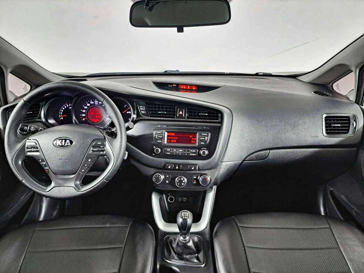 Kia Ceed с пробегом — 2015 год. Фото: #10