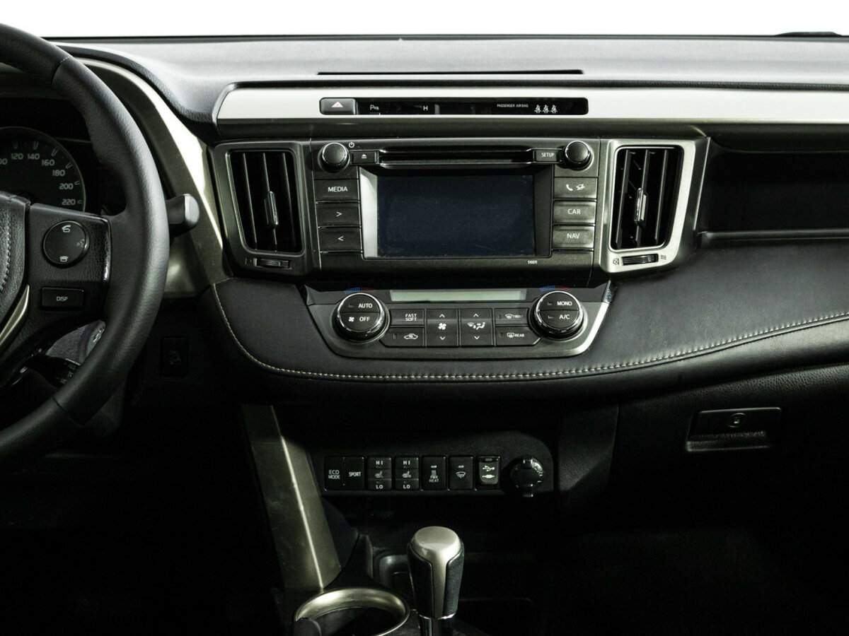 Toyota RAV4 с пробегом — 2015 год. Фото: #13
