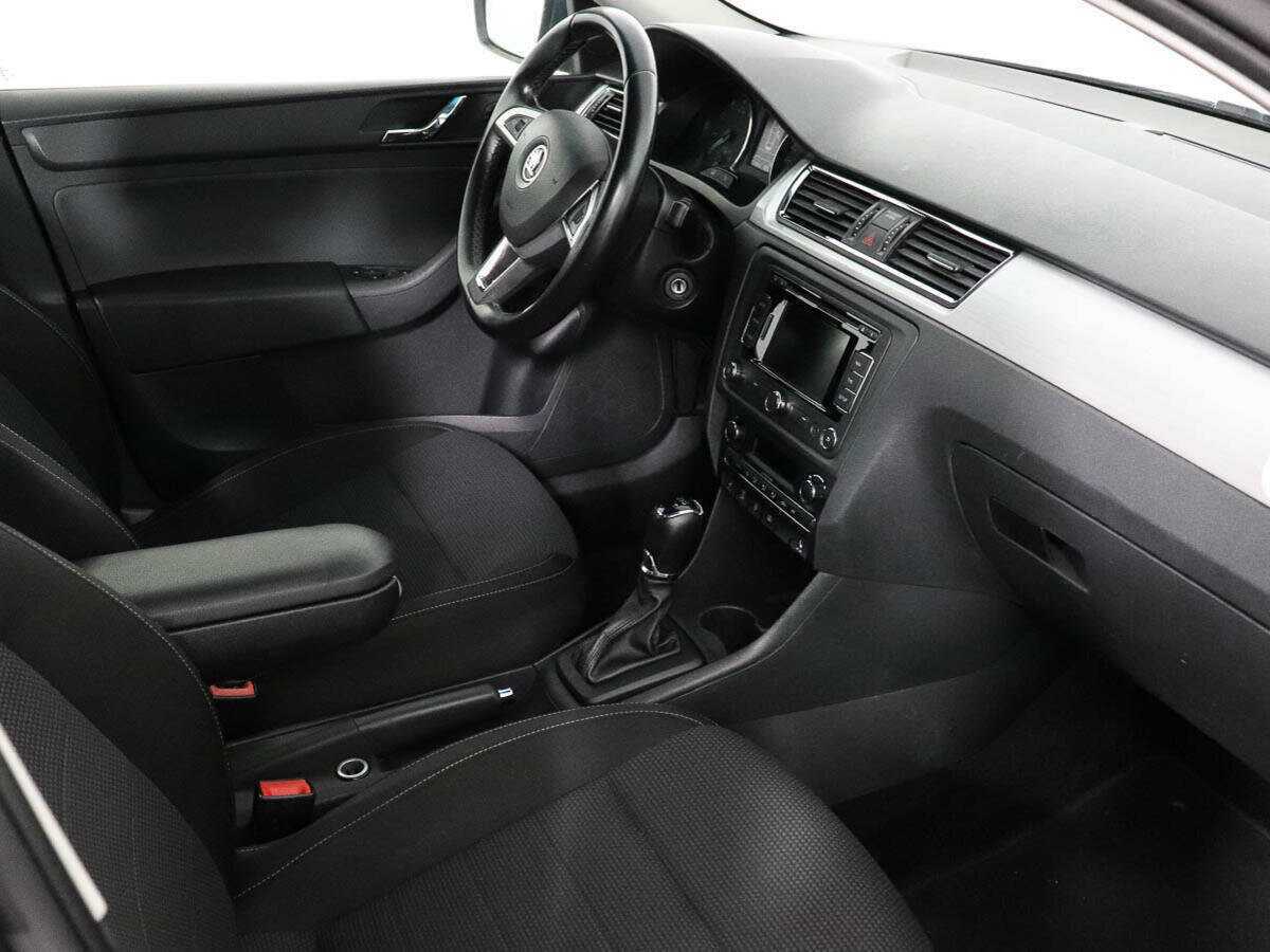 Skoda Rapid с пробегом — 2014 год. Фото: #6