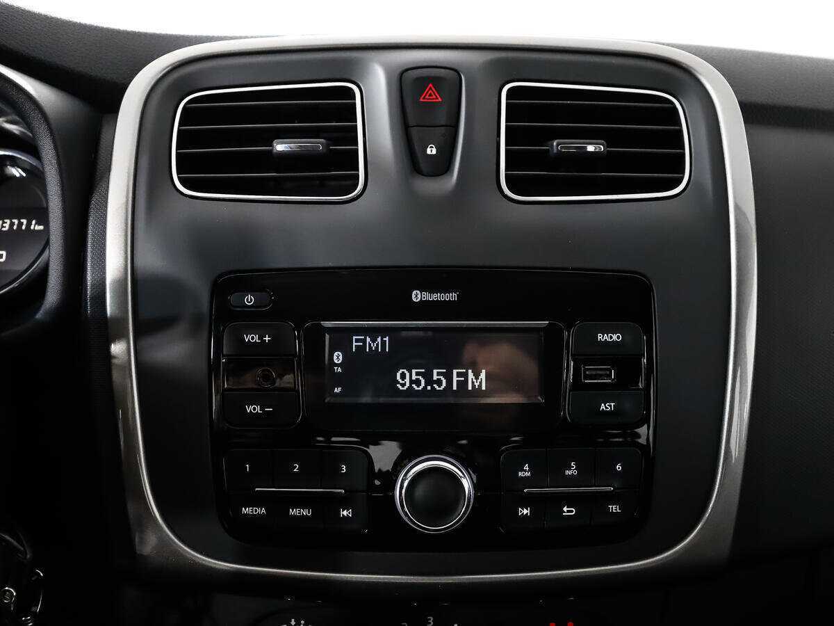 Renault Sandero с пробегом — 2020 год. Фото: #9