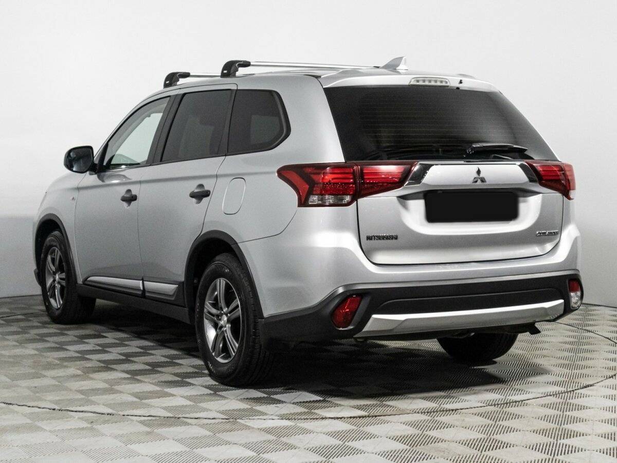 Mitsubishi Outlander с пробегом — 2017 год. Фото: #6