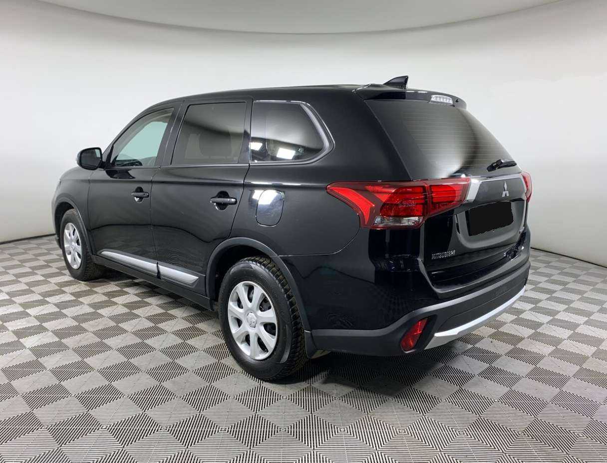 Mitsubishi Outlander с пробегом — 2018 год. Фото: #6