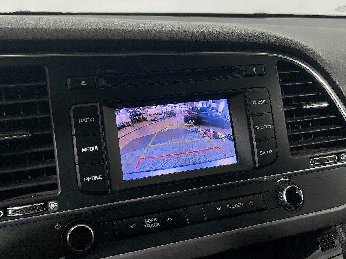 Hyundai Elantra с пробегом — 2018 год. Фото: #13