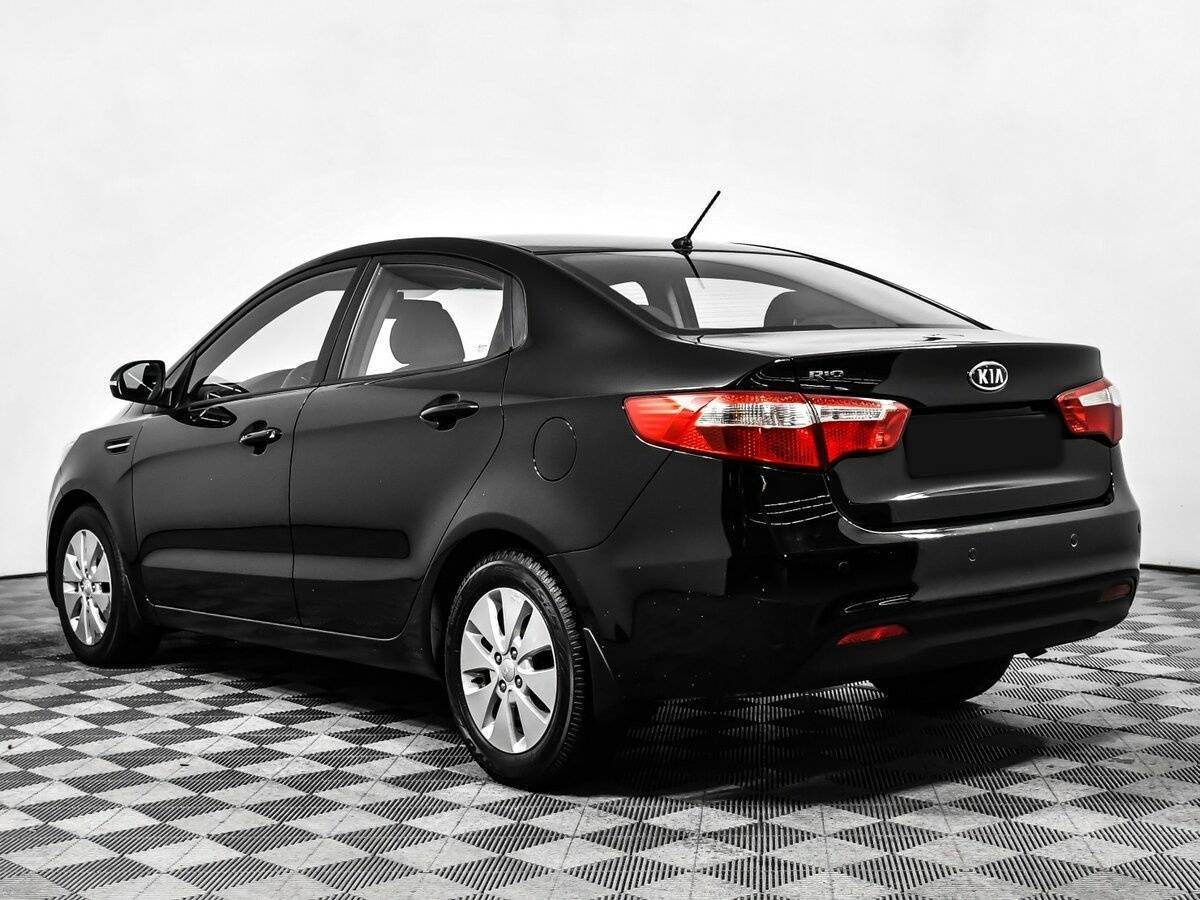 Kia Rio с пробегом — 2012 год. Фото: #6