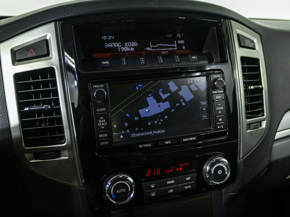 Mitsubishi Pajero с пробегом — 2014 год. Фото: #11