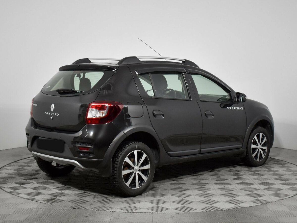 Renault Sandero с пробегом — 2016 год. Фото: #4