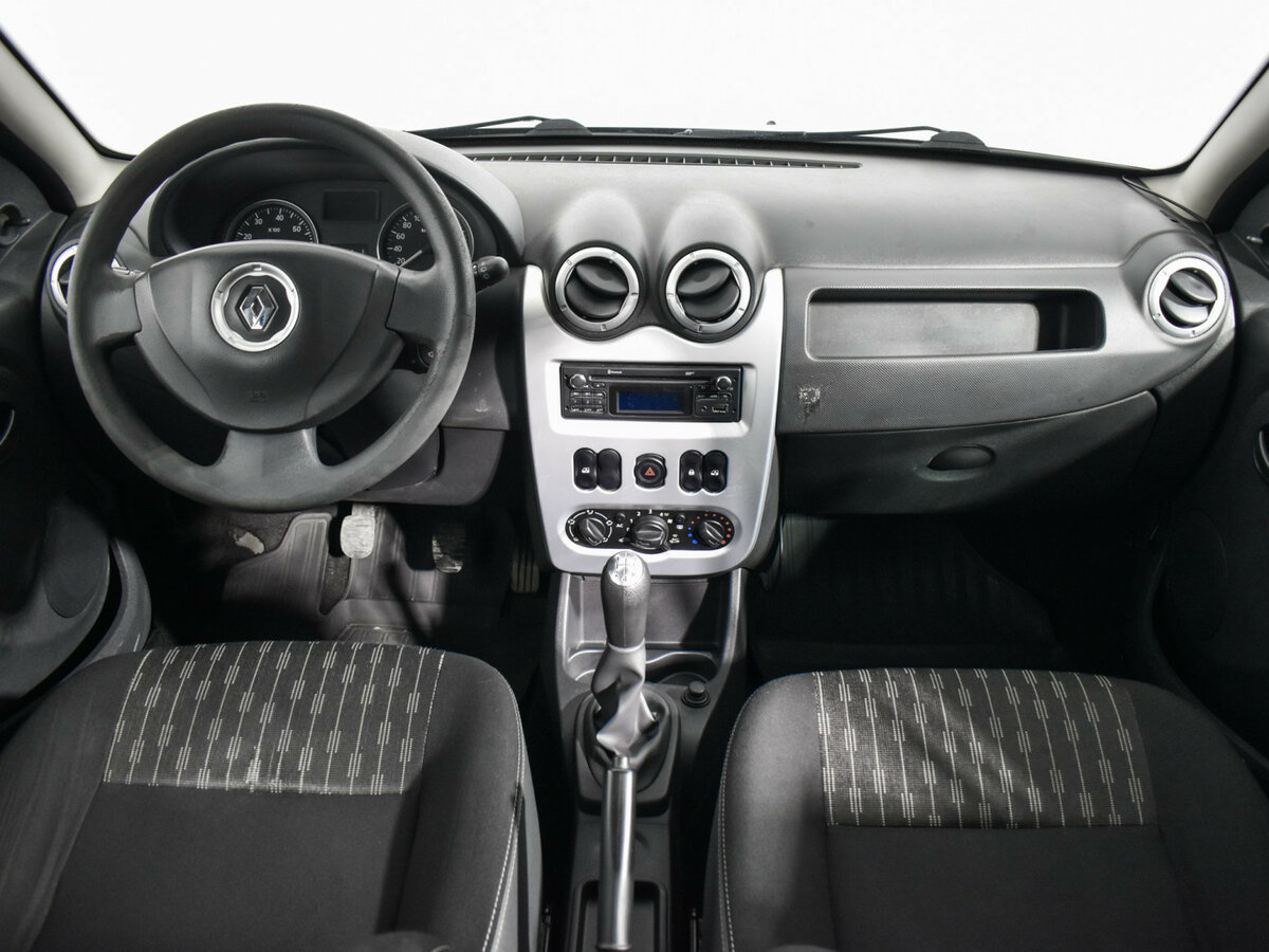 Renault Sandero с пробегом — 2014 год. Фото: #12