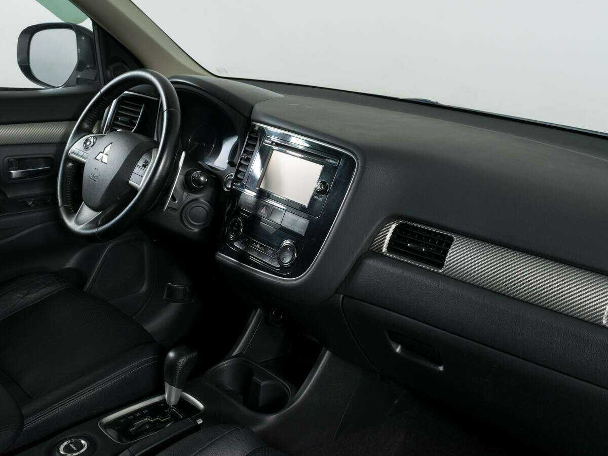 Mitsubishi Outlander с пробегом — 2012 год. Фото: #8