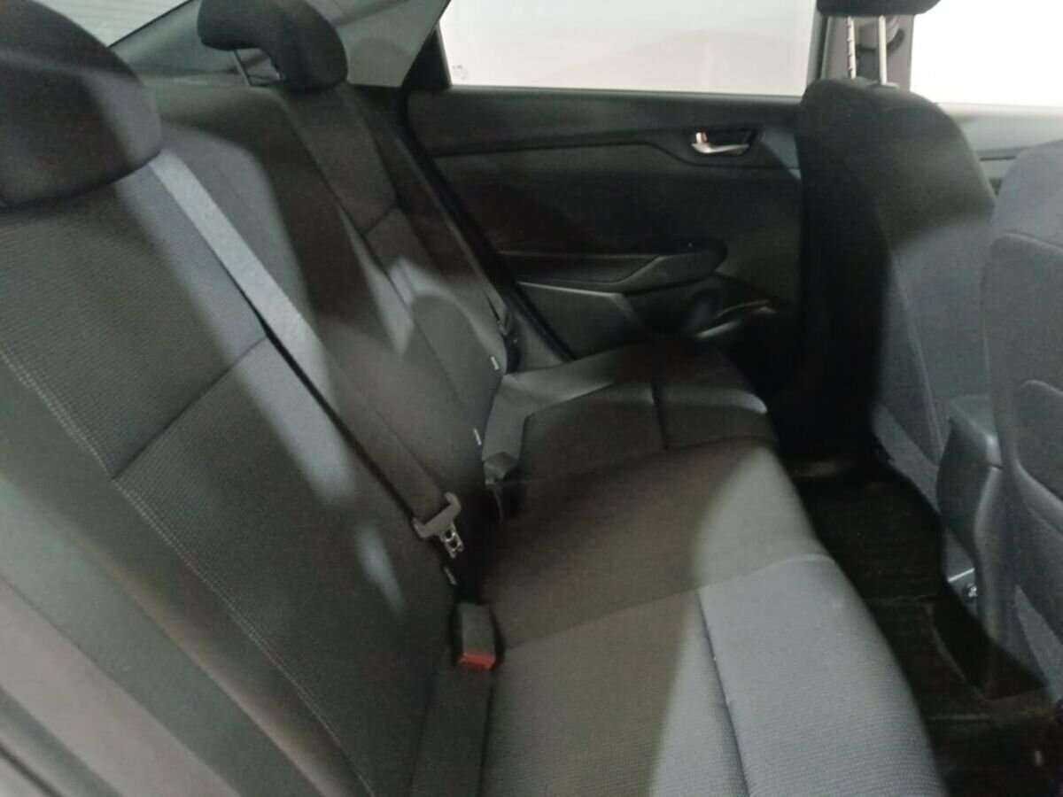 Hyundai Solaris с пробегом — 2022 год. Фото: #10