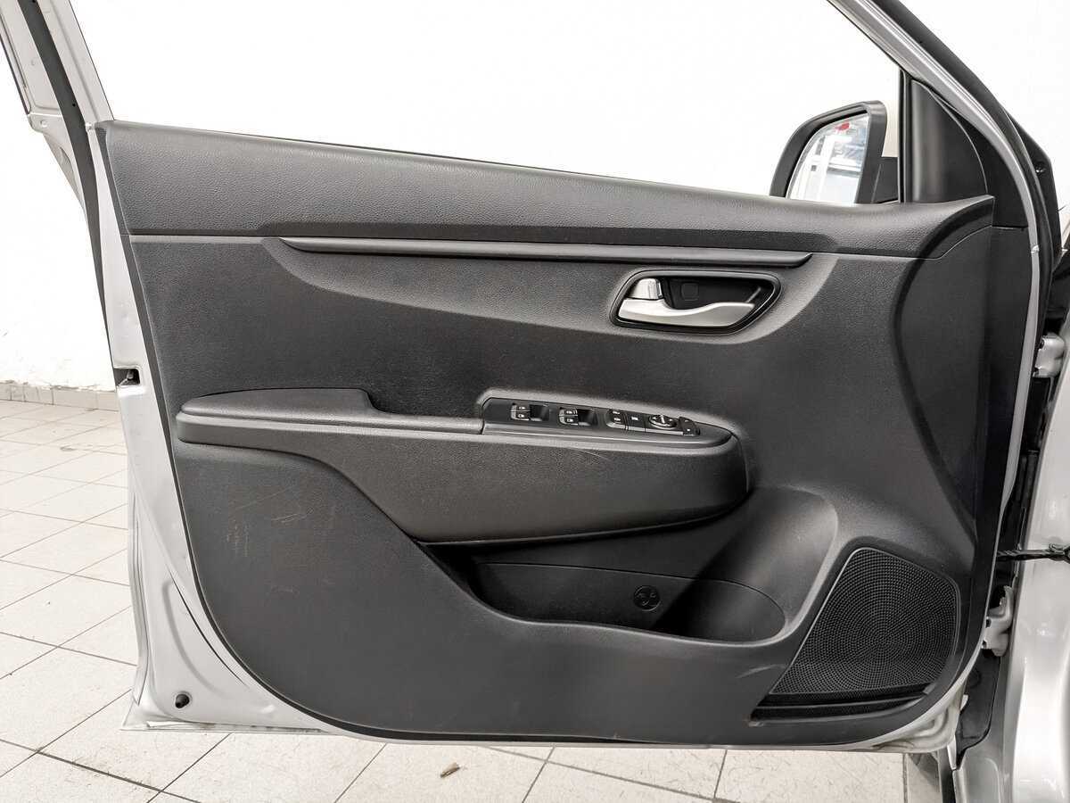 Kia Rio с пробегом — 2020 год. Фото: #18