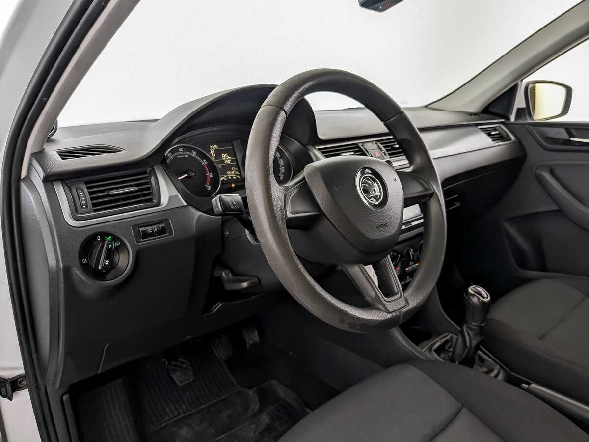 Skoda Rapid с пробегом — 2019 год. Фото: #15