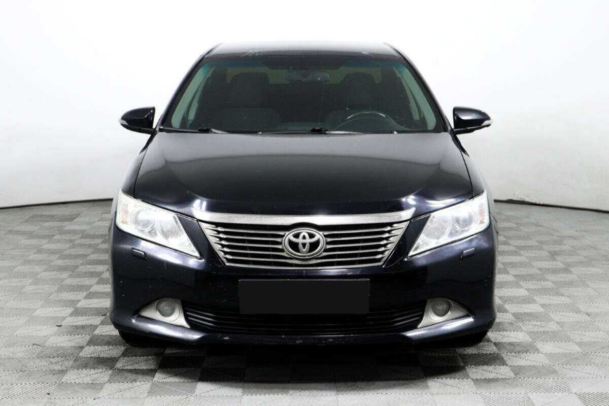 Toyota Camry с пробегом — 2012 год. Фото: #1