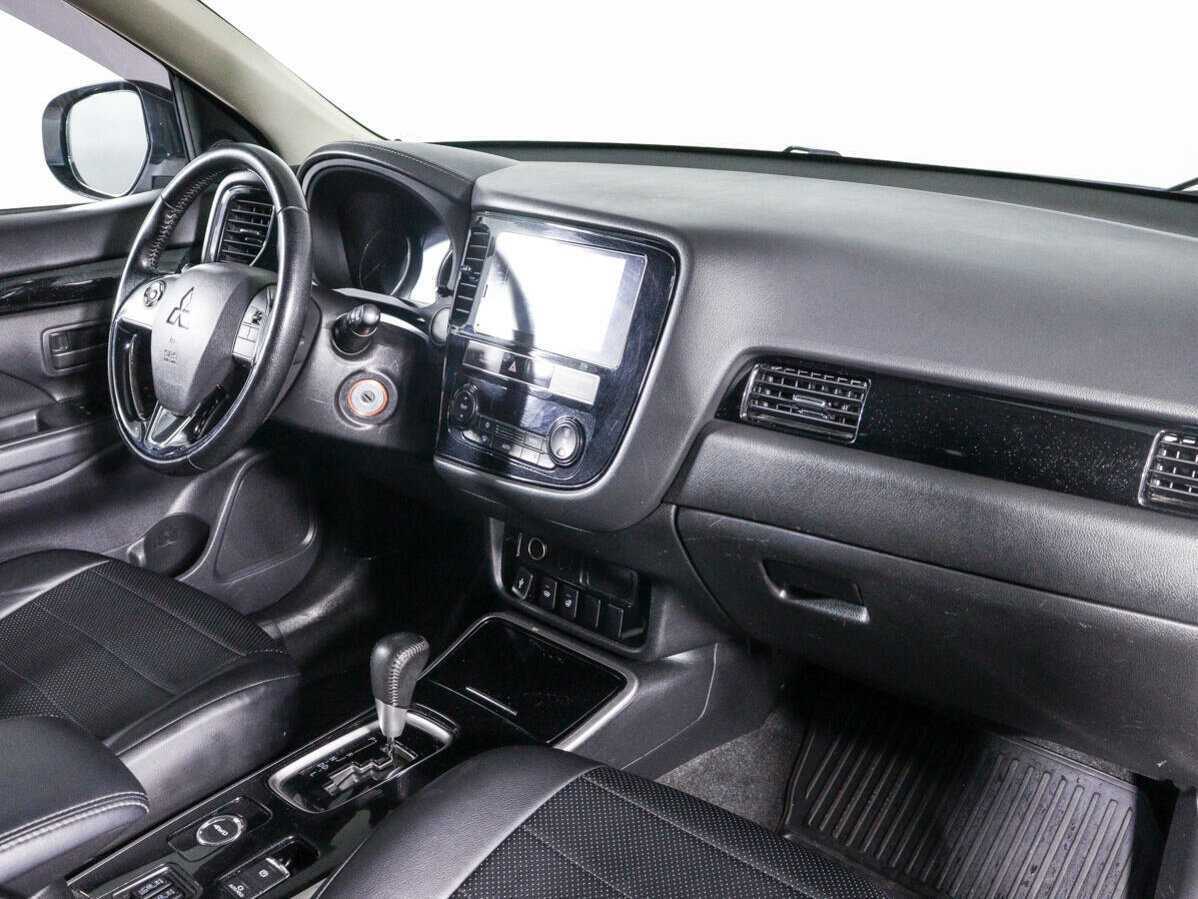 Mitsubishi Outlander с пробегом — 2019 год. Фото: #6