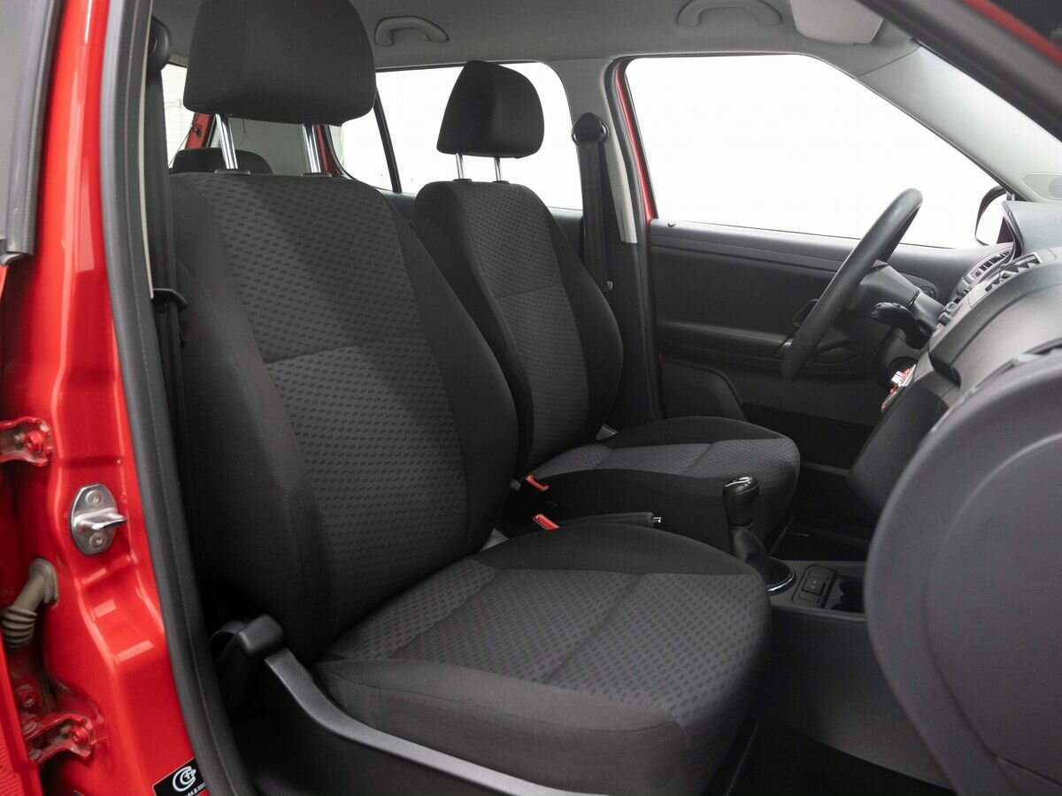 Skoda Fabia с пробегом — 2013 год. Фото: #12