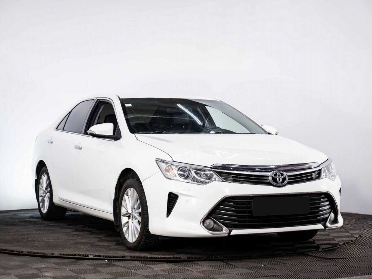 Toyota Camry с пробегом — 2014 год. Фото: #2