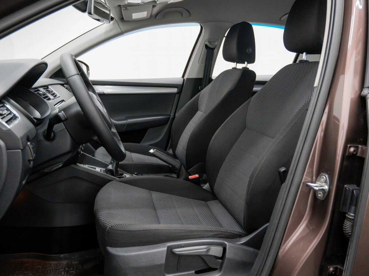 Skoda Octavia с пробегом — 2013 год. Фото: #13