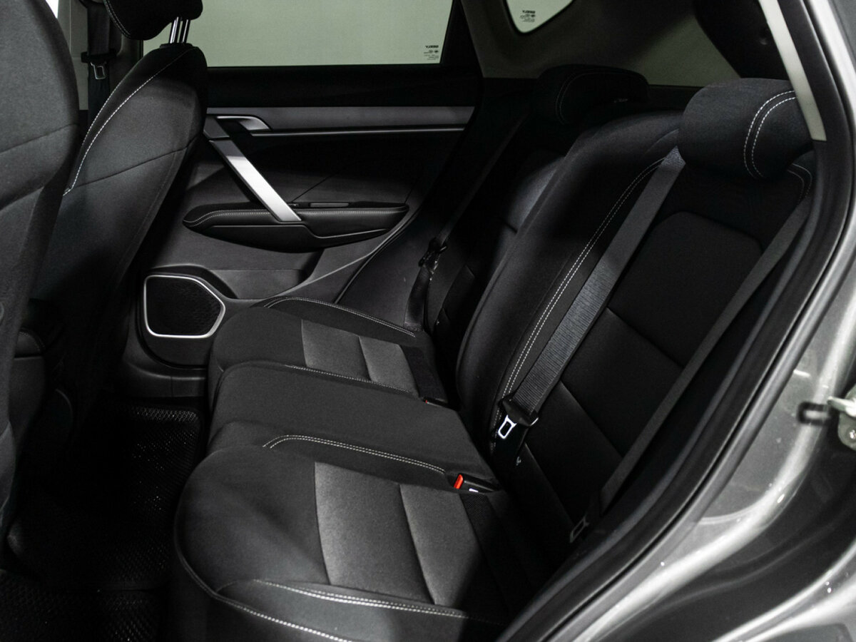 Geely Coolray с пробегом — 2022 год. Фото: #9