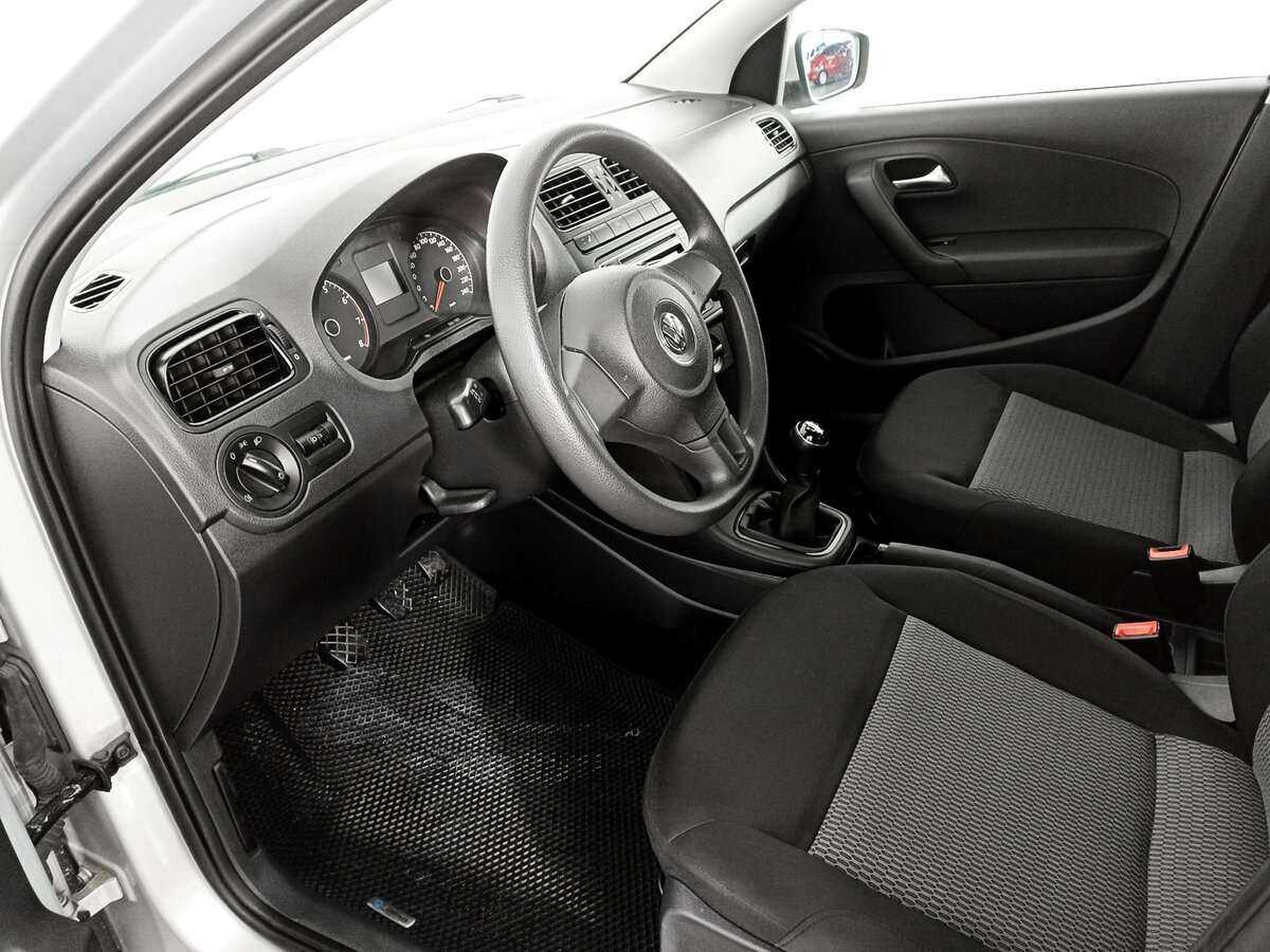 Volkswagen Polo с пробегом — 2013 год. Фото: #15