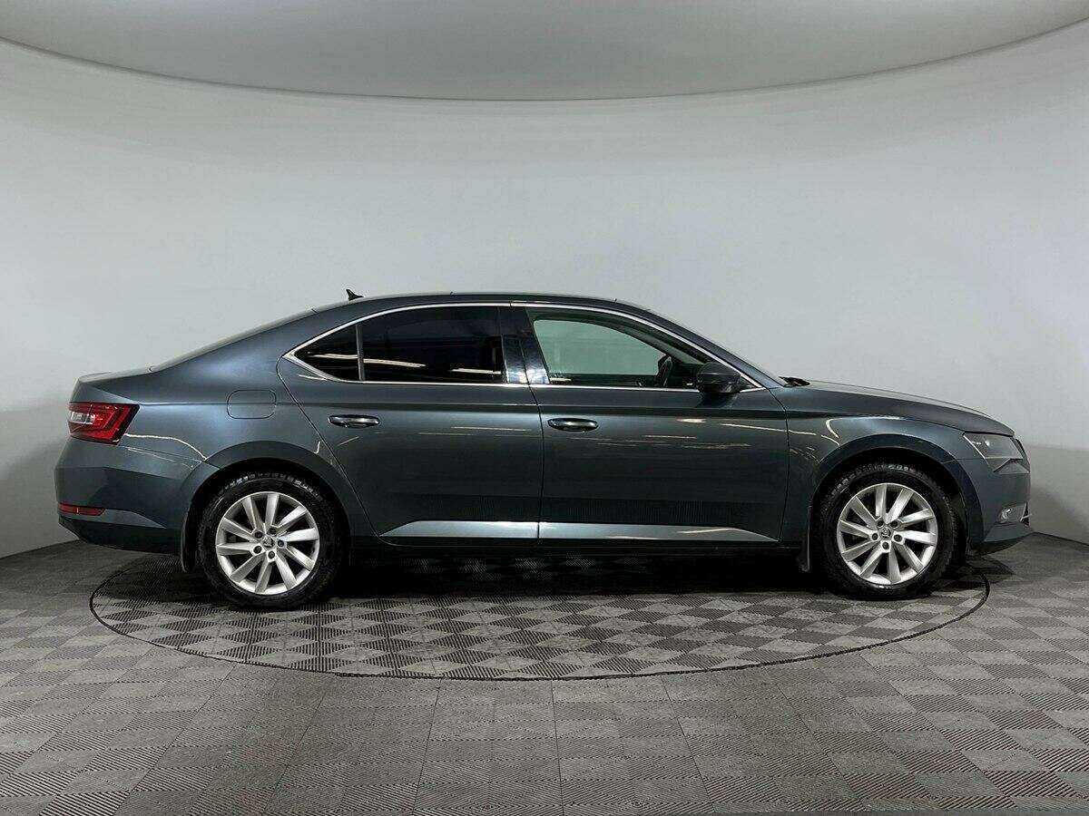 Skoda Superb с пробегом — 2017 год. Фото: #3