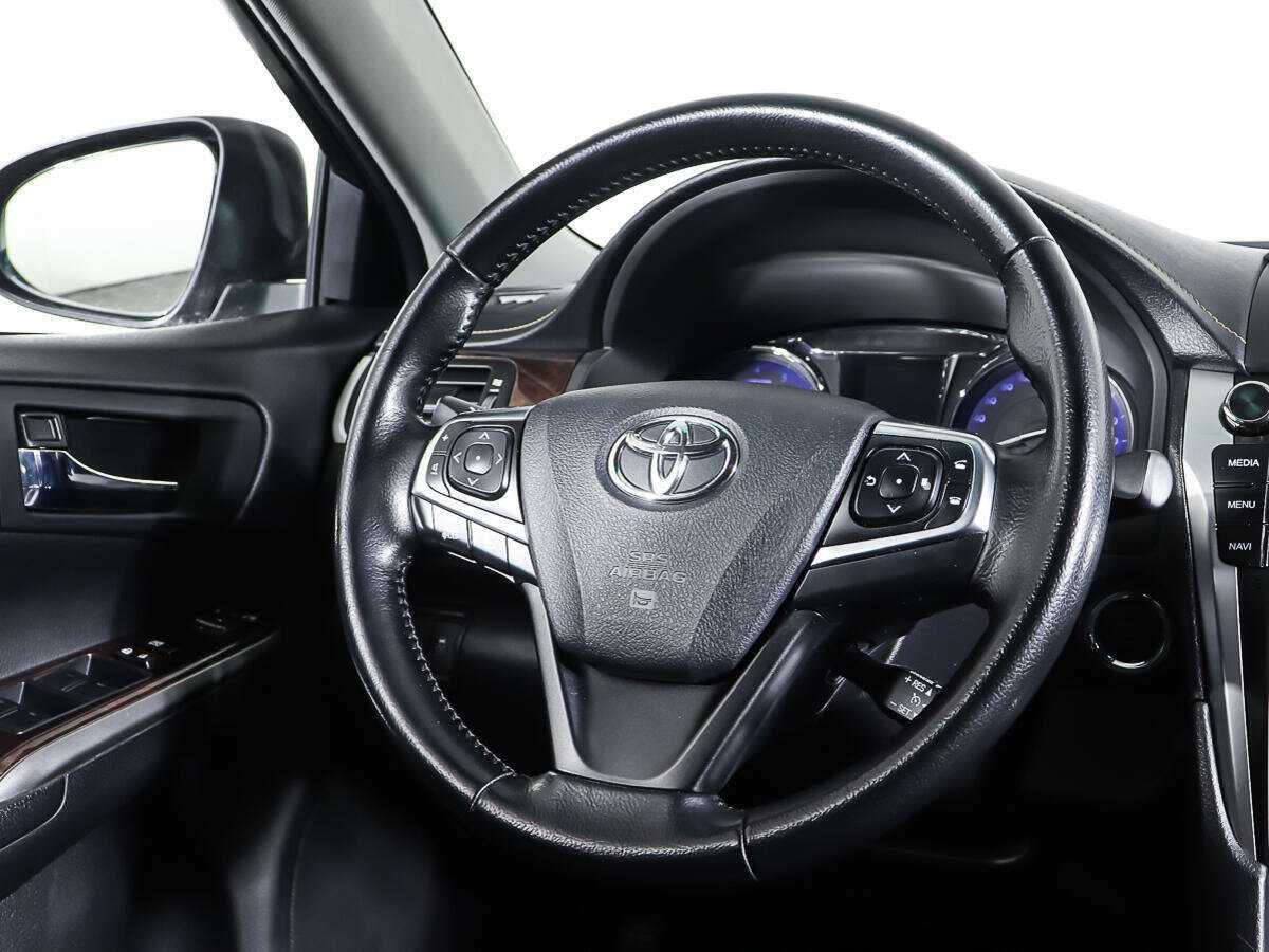 Toyota Camry с пробегом — 2017 год. Фото: #16