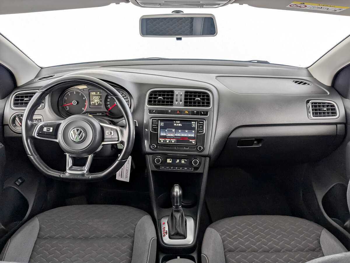 Volkswagen Polo с пробегом — 2019 год. Фото: #13