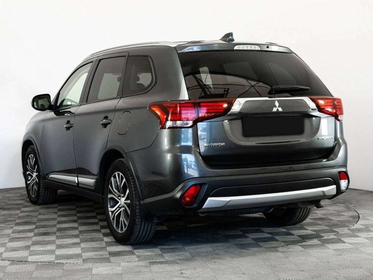 Mitsubishi Outlander с пробегом — 2018 год. Фото: #6