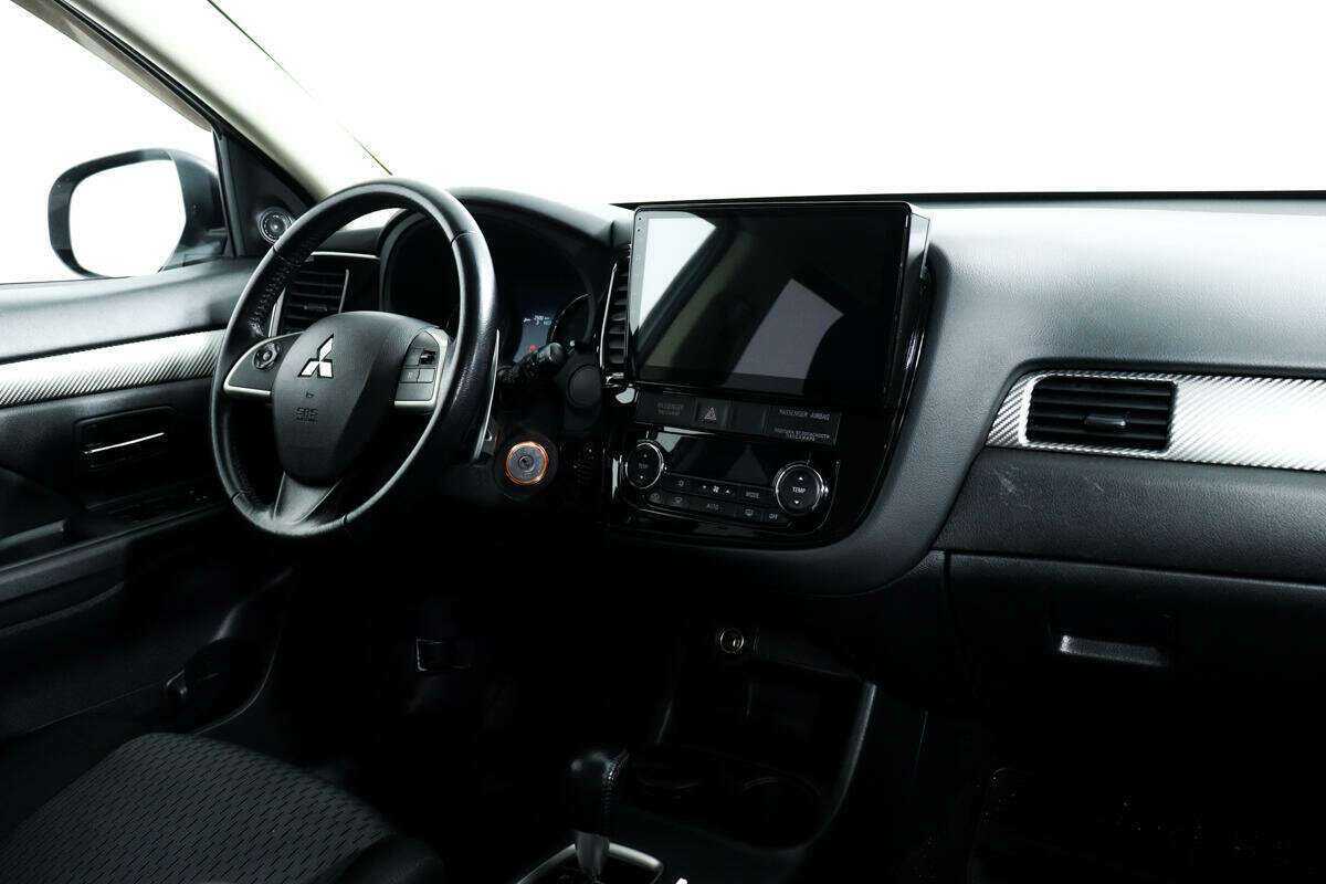 Mitsubishi Outlander с пробегом — 2013 год. Фото: #8