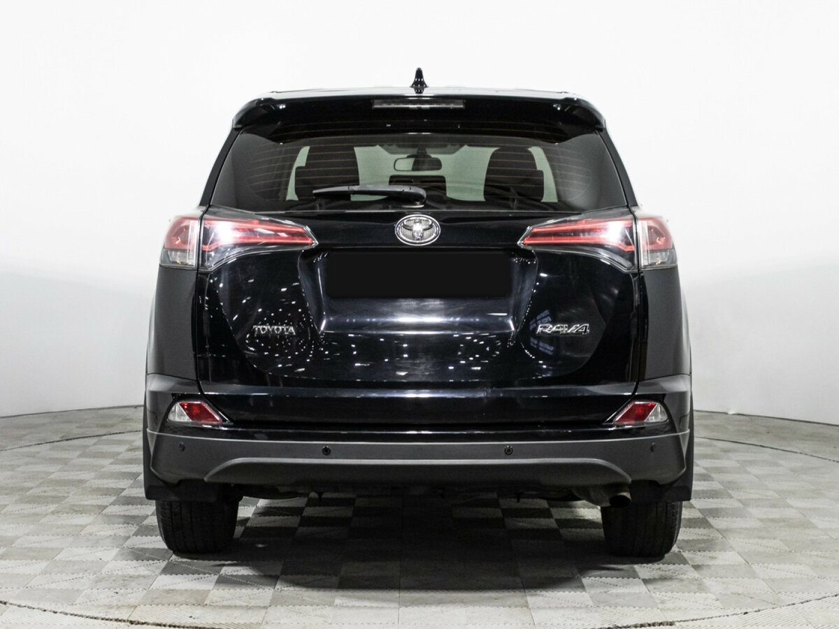 Toyota RAV4 с пробегом — 2017 год. Фото: #5